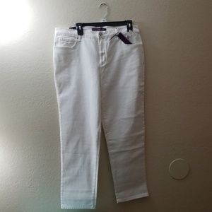 Gloria Vanderbilt White Jeans
